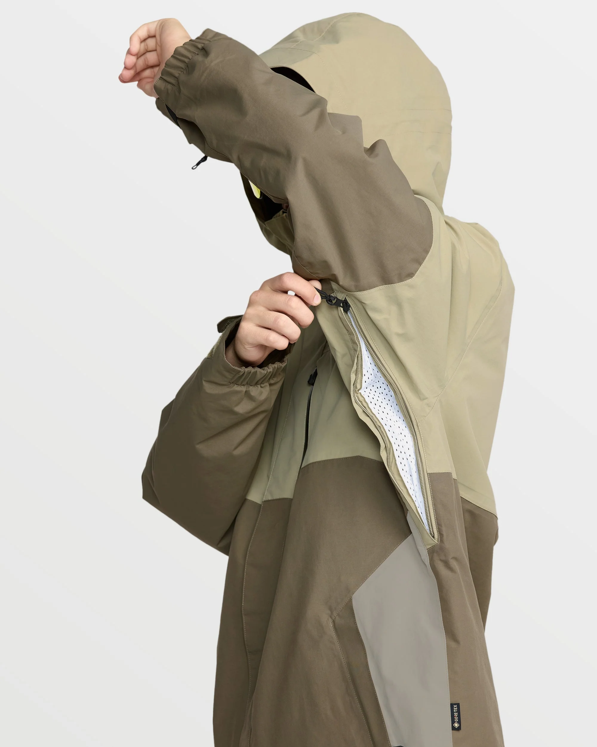 L Insulated Gore-Tex Jacket - Image 4