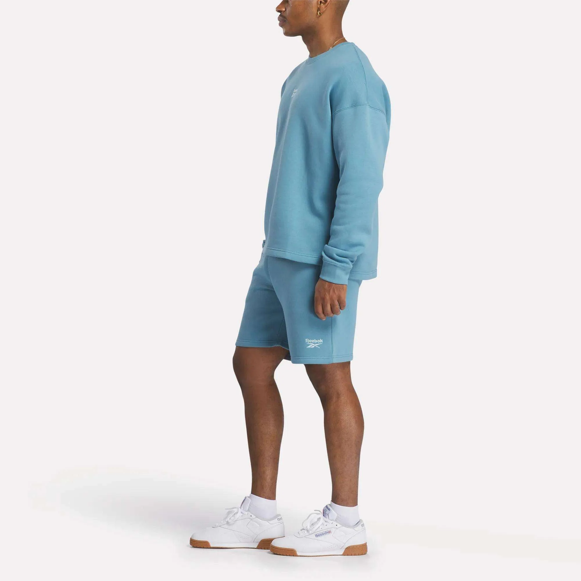 Men's Wardrobe Essentials Shorts - Image 2