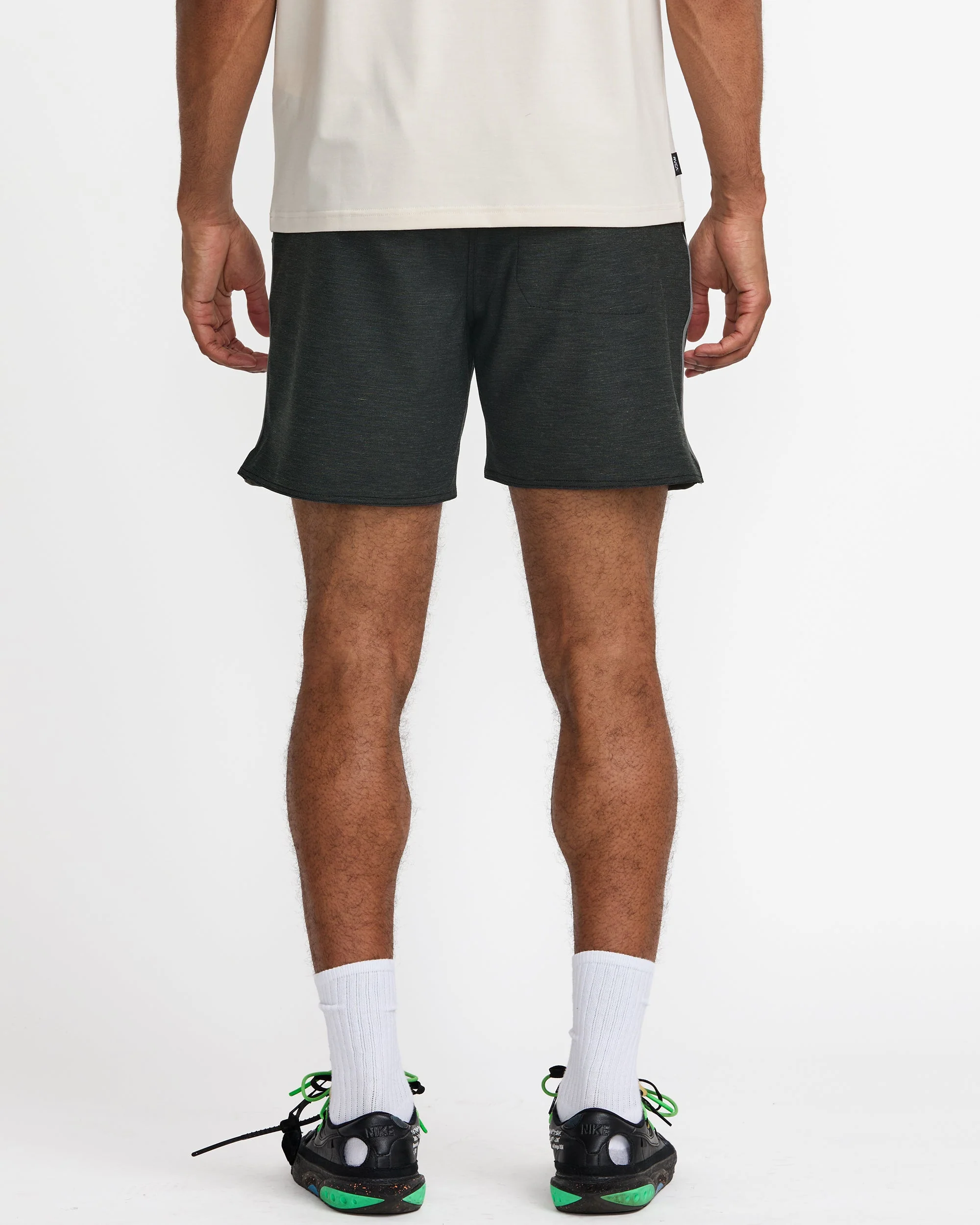 Yogger Hybrid 17" Short - Image 4
