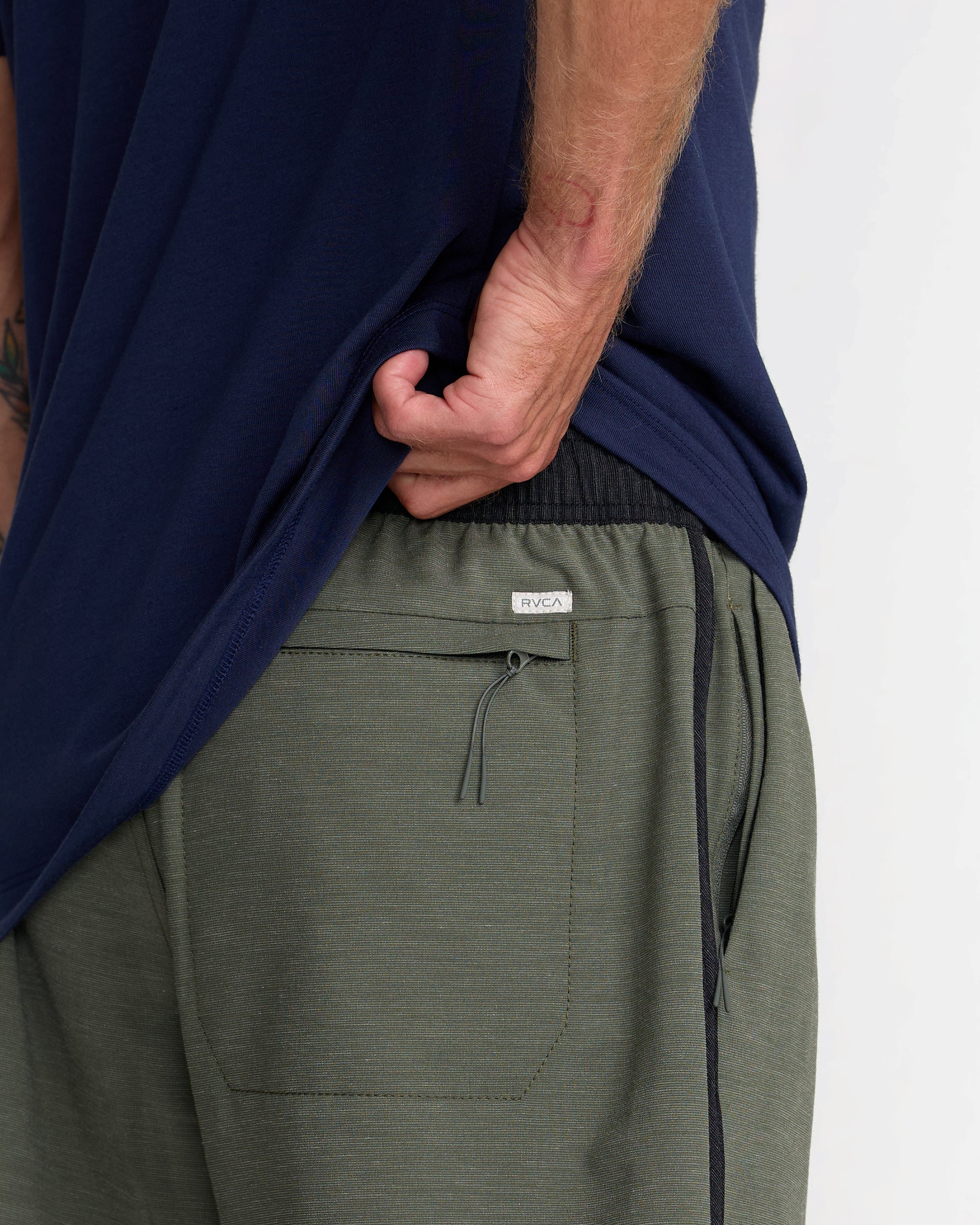 Yogger Hybrid 17" Short - Image 4