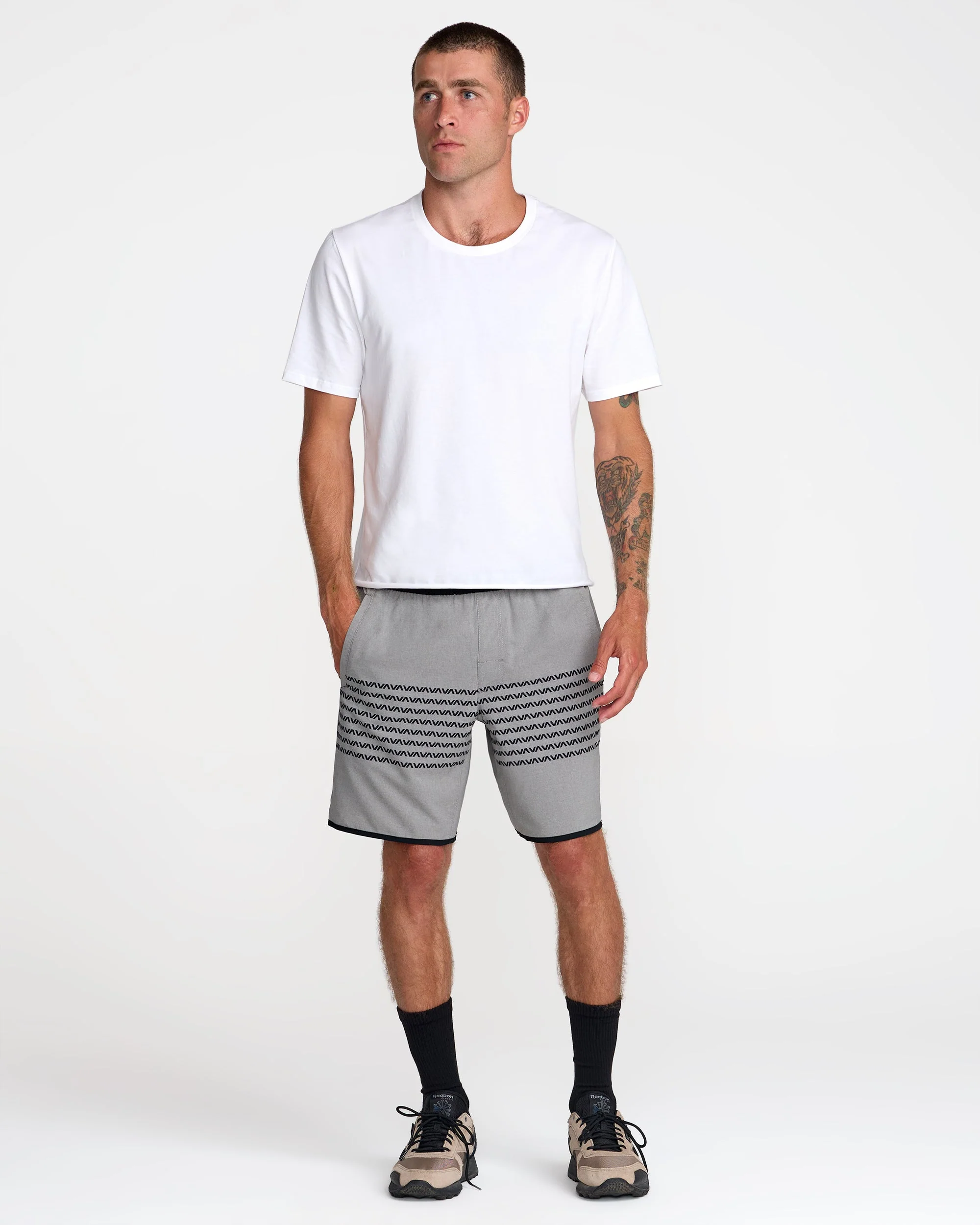 Yogger Stretch Contrast 17" Short - Image 7